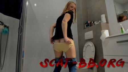 Desperation under the bathroom and poop (LucyBelle) 12 January 2021 [UltraHD 2K] 1.83 GB