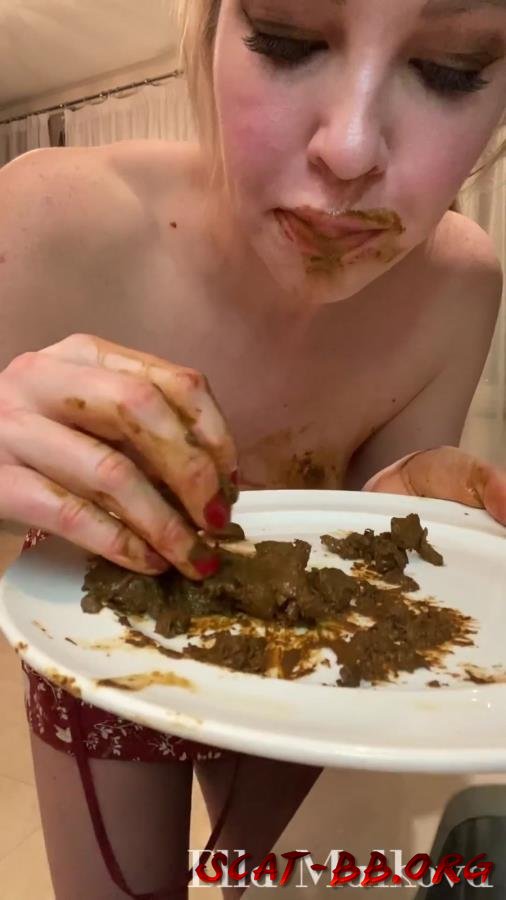 Eating/drinking Scat, Pee and Vomit (Scat Ella) 1 May 2022 [UltraHD/2K 1080p] 911 MB