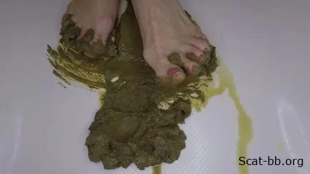 Close Up Thick Turd Foot Smashing Porn (Poop) 25 April 2024 [FullHD 1080p] 180 MB