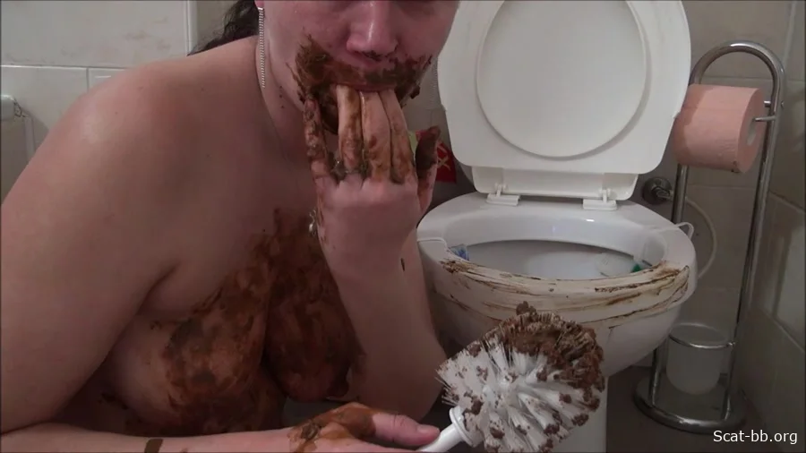 Cleaning the toilet is a shocking video, she’s all dirty in shit (Pooping) 9 May 2024 [HD 720p] 513 MB