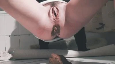 Mess In The Bathroom (Mia Skye aka MiaRoxxx) 5 June 2025 [HD 720p] 11.3 MB