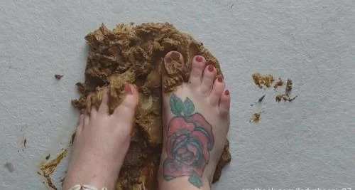 Shit flavour feet (Lady Phoenix) 1 June 2025 [HD 720p] 63.67 MB