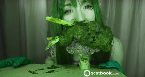 I am the Green Giant (SweetBettyParlour) 20 June 2025 [HD 720p] 223.96 MB