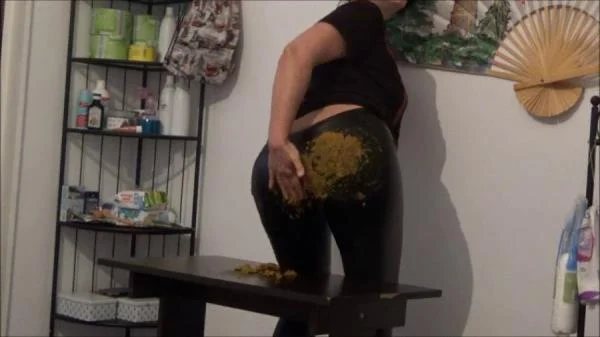 Stiffy Shit On Leather Pants (Mistress Roberta) 2 June 2025 [SD] 561 MB