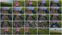 Big, Dark Shit In Open Field (Mia Skye aka MiaRoxxx) 16 October 2025 [HD 720p] 21.5 MB