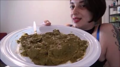 Morning Feeding (Mistress Roberta) 15 November 2025 [SD] 190 MB