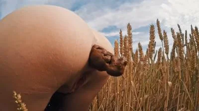 HUGE Summer Field Poop (Mia Skye aka MiaRoxxx) 21 December 2025 [HD 720p] 24.0 MB