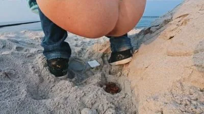 Beach Shitting (Mia Skye aka MiaRoxxx) 6 January 2026 [HD 720p] 16.9 MB