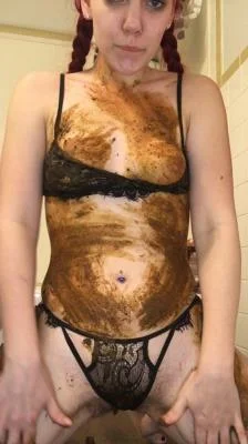 Thanksgiving Dinner Shit (Toilet, Smearing) 4 March 2026 [SD] 301 MB