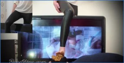 Alina Shits in Toilet Mouth and Eats It- PooAlina