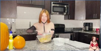 GingerCris Prepares and Smears Scat Cookies in Solo video