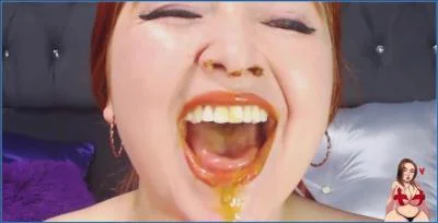 GingerCris Stars in Sexy Scat Snacktime- Smearing, Solo, Puke, Dildo