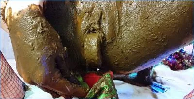 Anna Coprofield Delivers Extreme Shitting, Masturbation and Food
