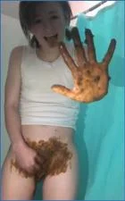 Sexandcandy18 Smears Fresh Shit and Pukes While Mastering Her Enema