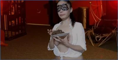 Scatlina Smears Big Shit and Swallows Dildo in Rough Solo Show
