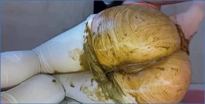 Anna Coprofield Diarrhea Nasty Fun in White Leggings - Polish Scat