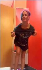 LilbuttLex Fists and Toys Her Gaping Hole in Mucky Kaviar Action