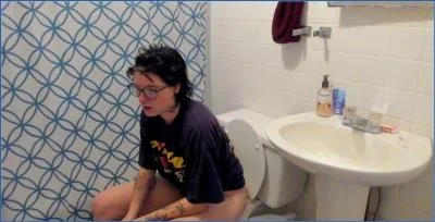 Missellie Dominates in Grubby Anal Masturbation and Shit Tasting
