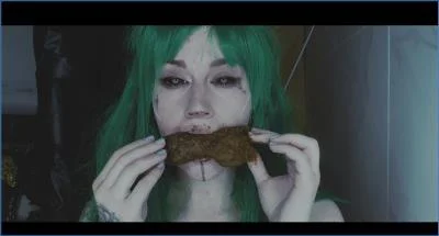 SweetBettyParlour gets hardcore with shitting and smearing in Dark Wave Scat