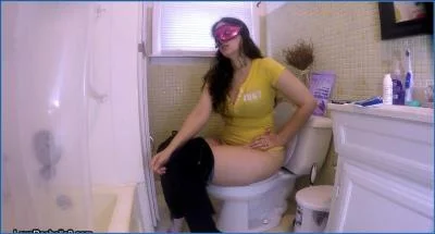 Love Rachelle Goes All Out in Shove Your Face Down My Toilet