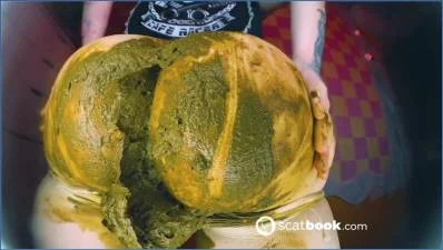 Sweet Betty Parlour's Extreme Kaviar Fisting and Pooping clip