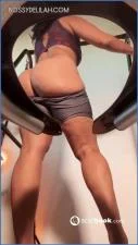 Bossy Delilah in Rent Dilemma: gnarly Anal Shitting and Kaviar Copro