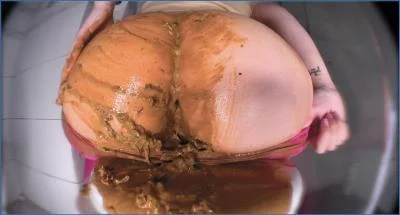 Hardcore Pissing and Shitting Kaviar with SweetBettyParlour in W!LD Huge Diarrhea